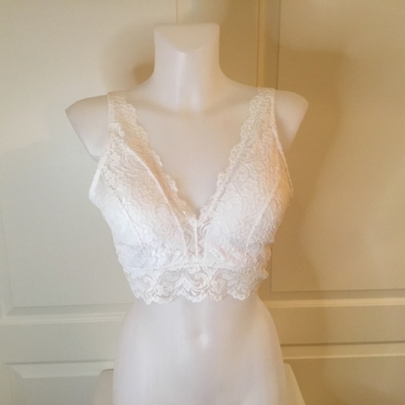 Women’s White Lace Deep V Bralette Bra - Picture 4 of 8
